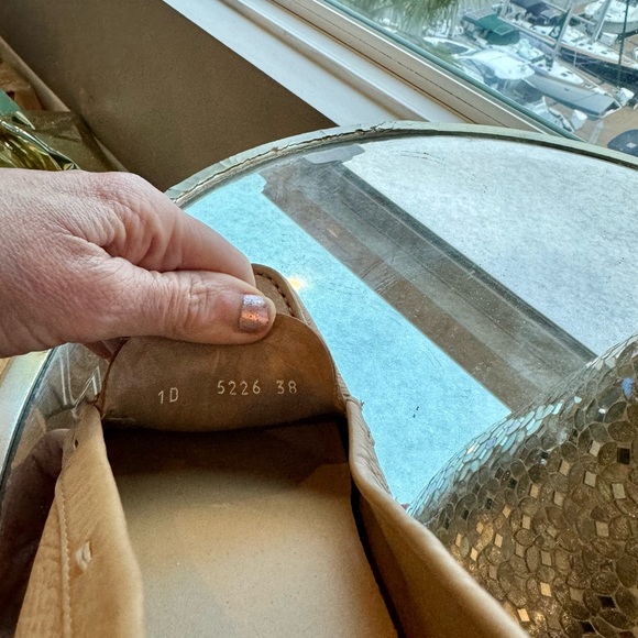 PRADA CAMEL BEIGE DRIVING LOAFERS VINTAGE WOMENS SIZE 10, or size 8 1/2 - Picture 5 of 9